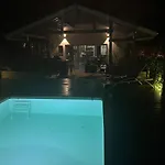 Ohana Pour 8 Personnes Avec Piscine Et Cuisine D'ete. Wifi Gratuit