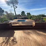 Ohana Pour 8 Personnes Avec Piscine Et Cuisine D'ete. Wifi Gratuit Villa